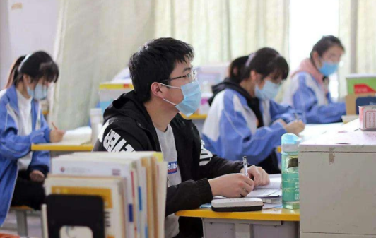 2022高考竞争或异常激烈，考生多少分有望上本科？班主任说出答案