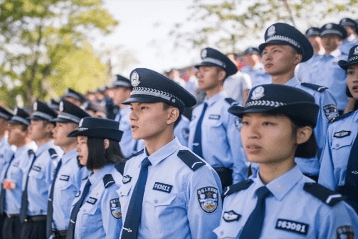 大学生考公务员有“好消息”，符合三个条件，可享受“免试”上岗