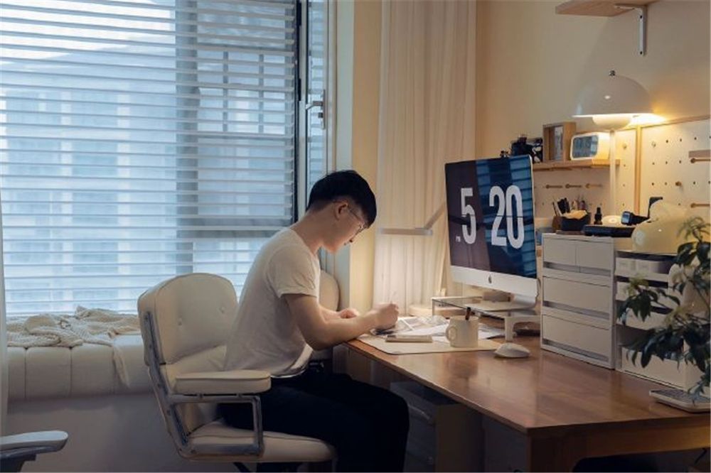 90后夫妻买下110㎡的家，倾尽所有装修成温暖原木风，太好看了吧