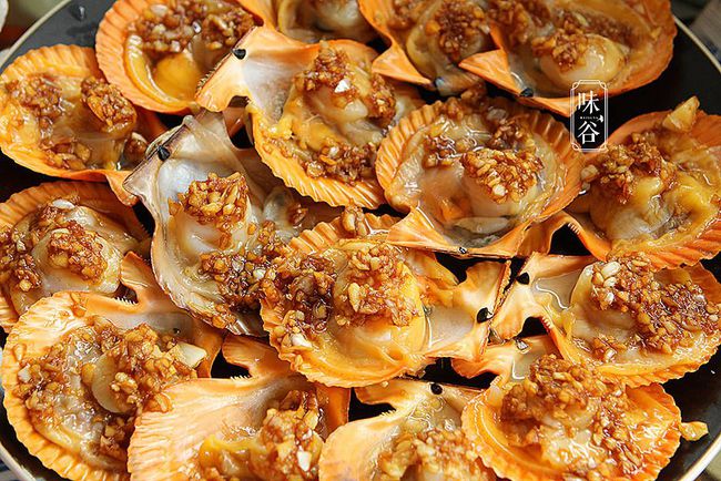 年夜饭上这道蒸菜，8分钟搞定，简单省时又省力，味道鲜香人人夸
