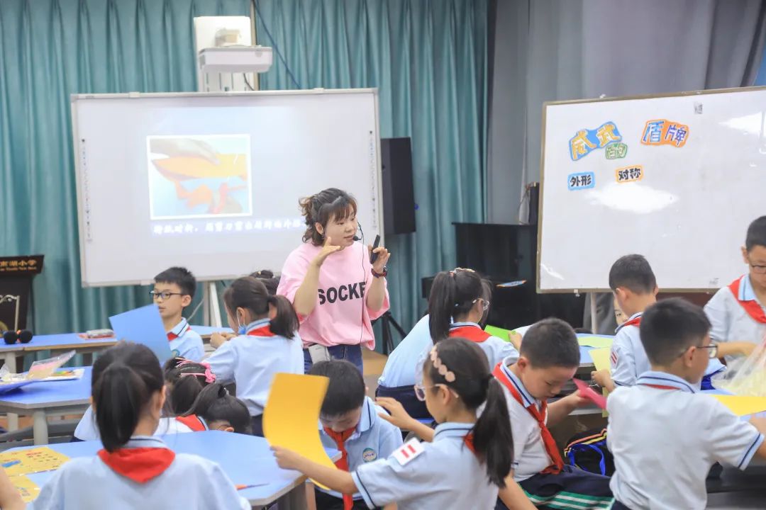 天府新区南湖小学（含北区）2022春教学节综合组展示活动如期进行