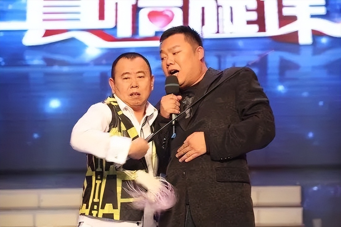 “李大嘴”姜超，相亲20次娶胖妻，38岁才得子，蜗居生活也幸福