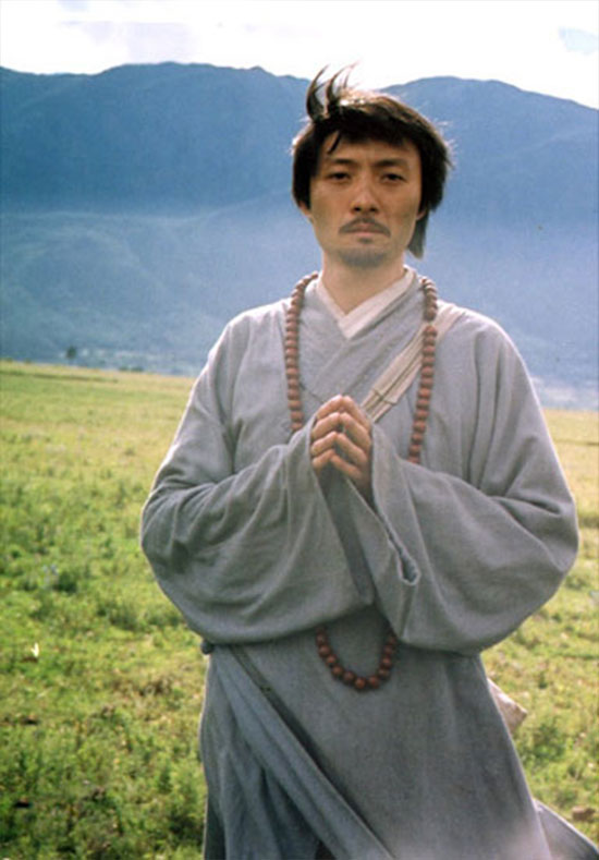 还记得《霸王别姬》的小豆子吗？一个要出家一个被张国荣改变命运