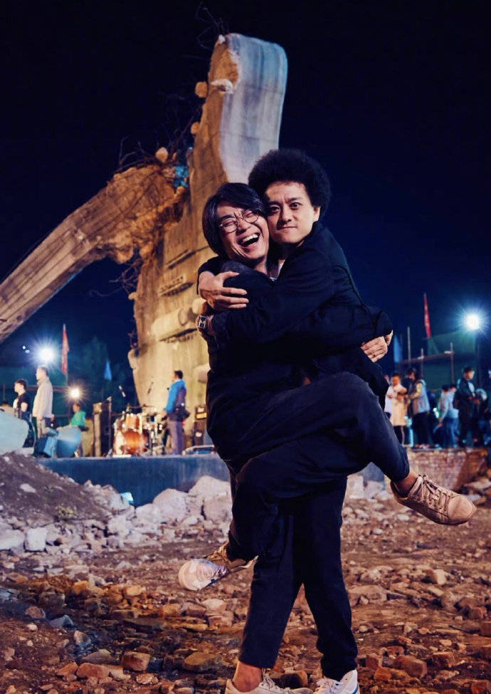 大鹏将赵英俊最后一条动态当树洞 时不时在其下方报告近况