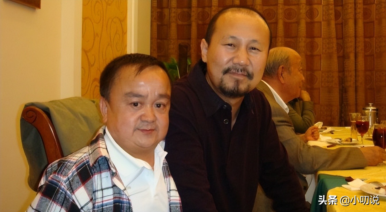 身高1.15米的张伸：44岁娶娇妻后被抛弃，无戏可拍靠小超市为生