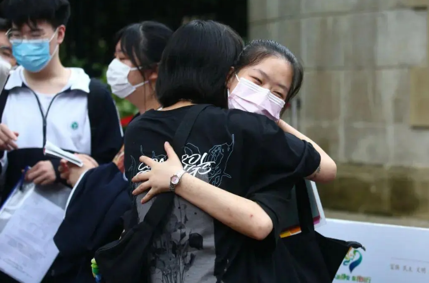 各省“高考人数”出炉，总数预计突破1100万，可谓几家欢喜几家愁