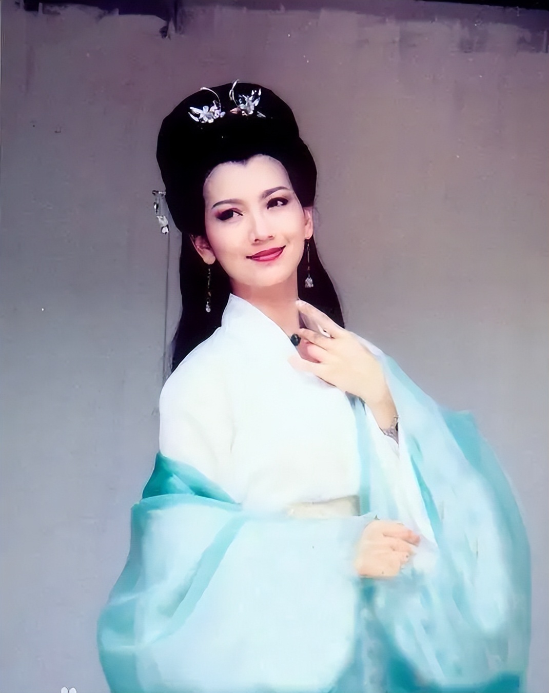 6位昔日女神白发照，刘晓庆成整容脸，叶倩文老得最自然