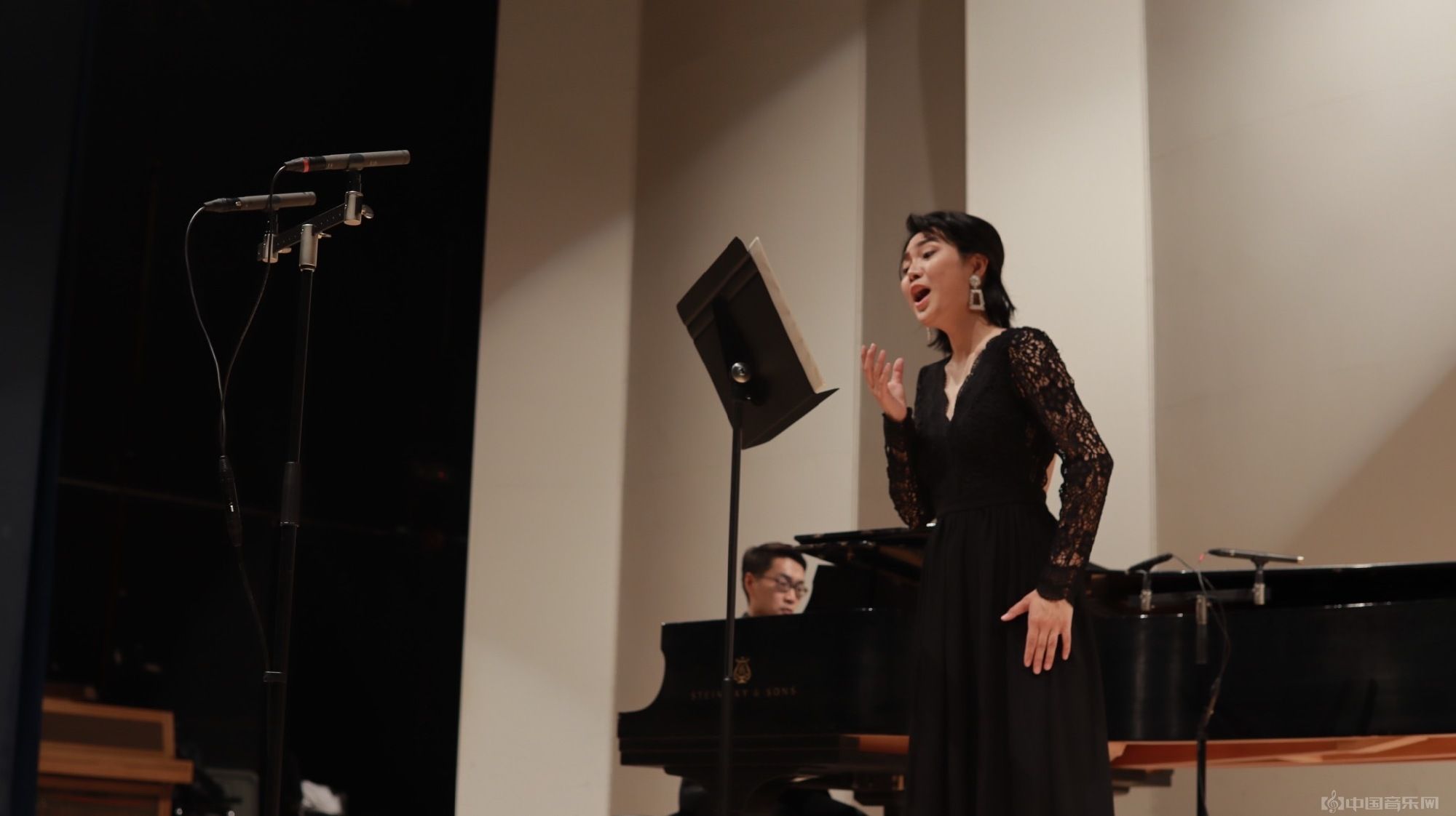 旅美声乐表演博士生刘艺“中国艺术歌曲套曲”音乐会成功举办