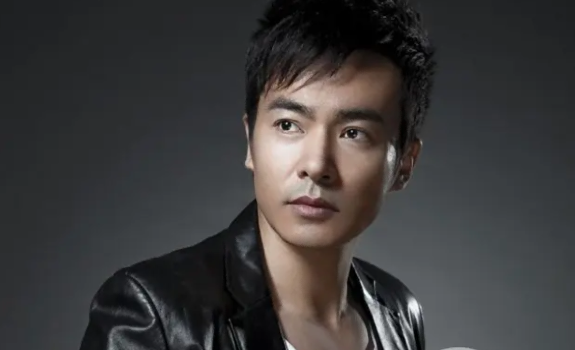 同为是“泡面头”，把张一山、肖战和张国荣放一起，差距就出来了