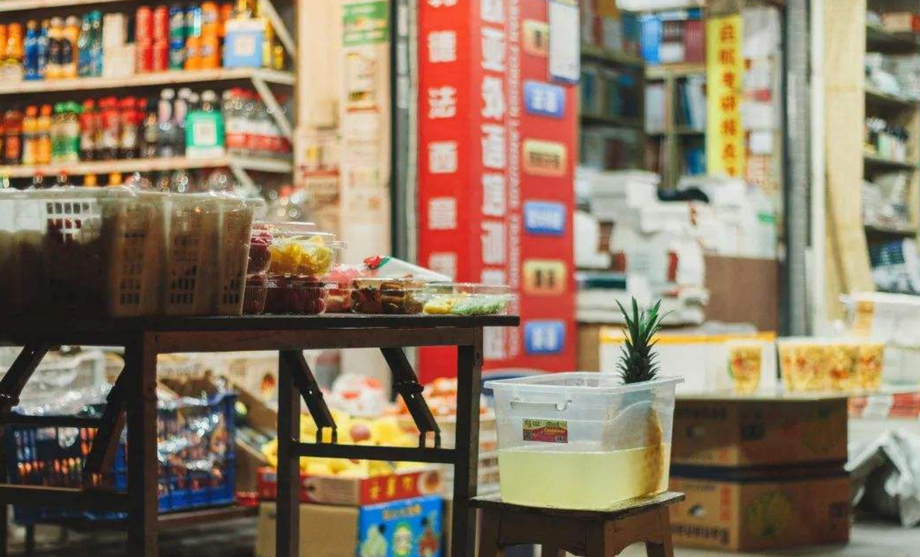 河南85后穷小子，巧用人性弱点3年赚520亿，只因一种新型营销方式