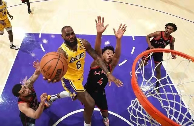 nba哪些天赋绝顶(詹姆斯天赋有多恐怖？对比各项天赋最强球员，才发现老詹有多猛)