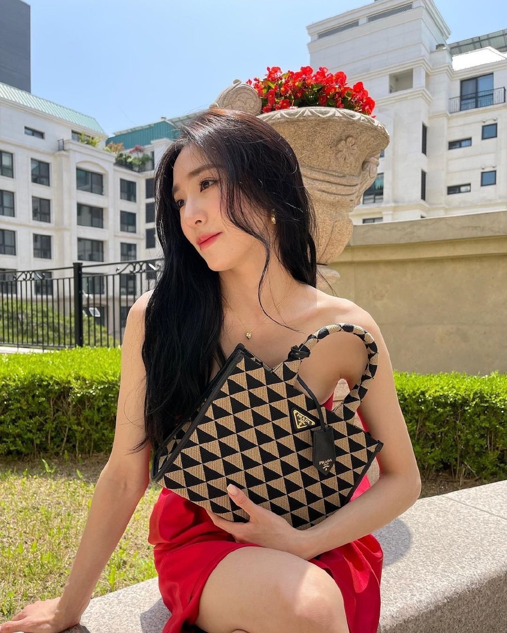 性感魅力",少女时代tiffany,大胆露肩,秀出锁骨 51韩团 – 韩国娱乐