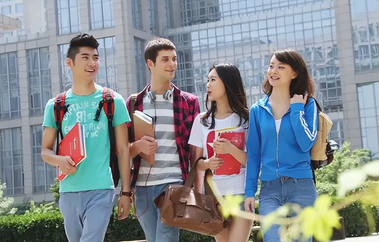 大学生的兼职“坑”曝光！本以为没啥坏处，却消耗了自己的未来