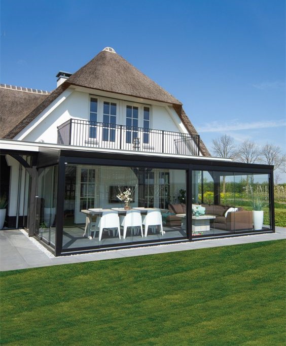 玻璃房子效果图(冬夏皆能用的玻璃阳光房)