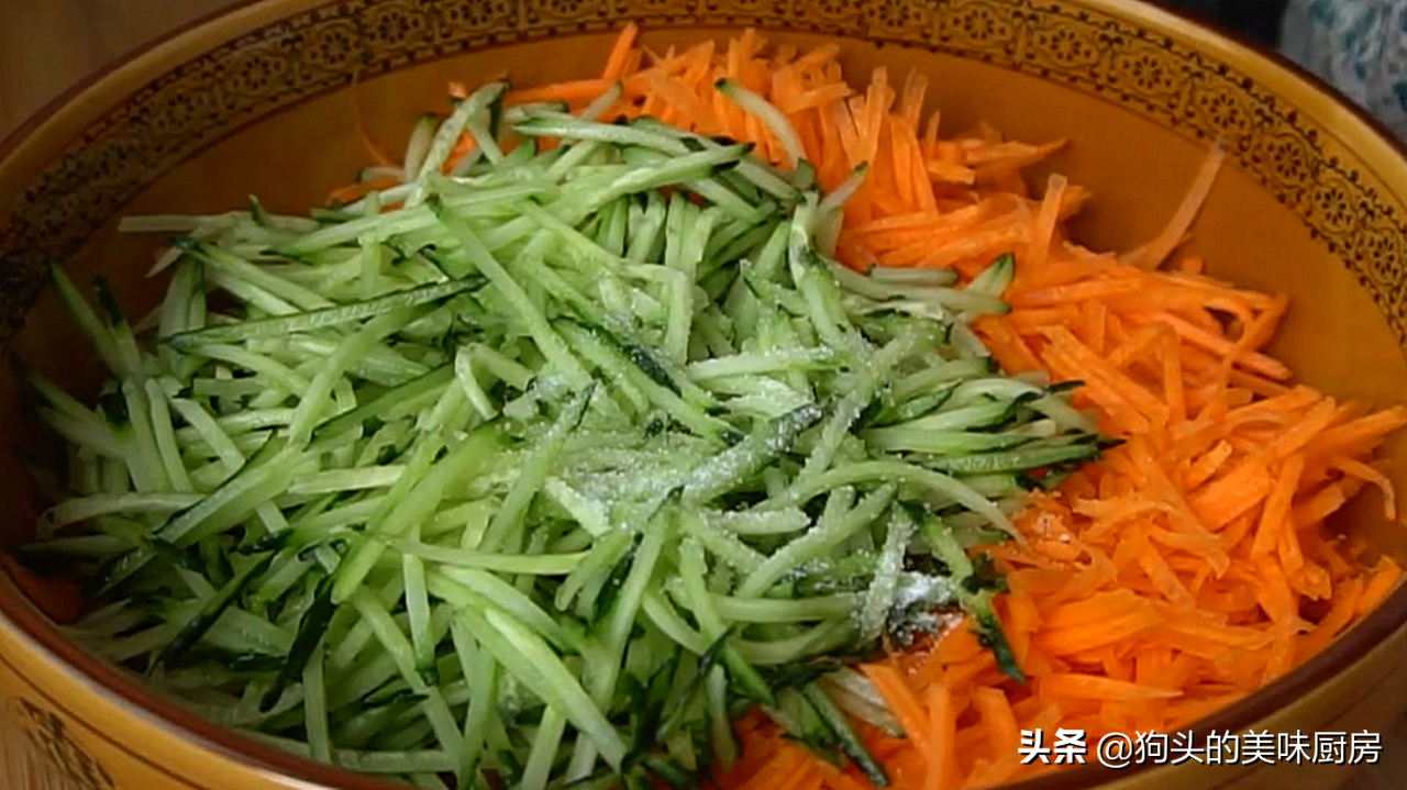 省事的菜卷，不和面不醒面，一擀一卷，营养丰富味道鲜，孩子喜欢