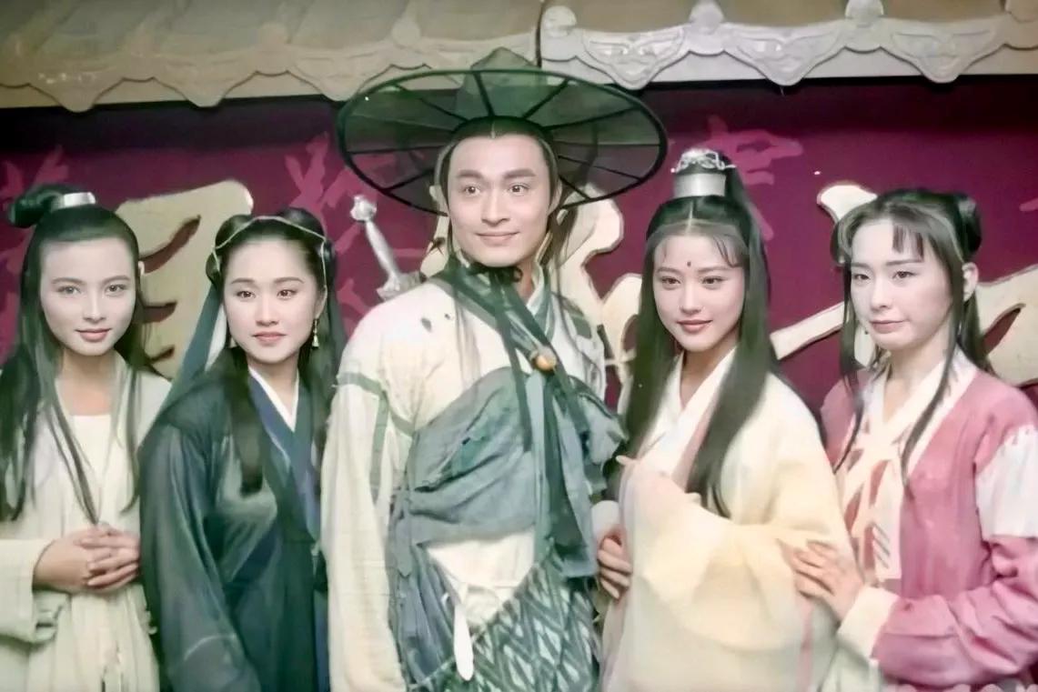 我曾拒演过周芷若，但这个悲剧人物脆弱的一面吸引到我了