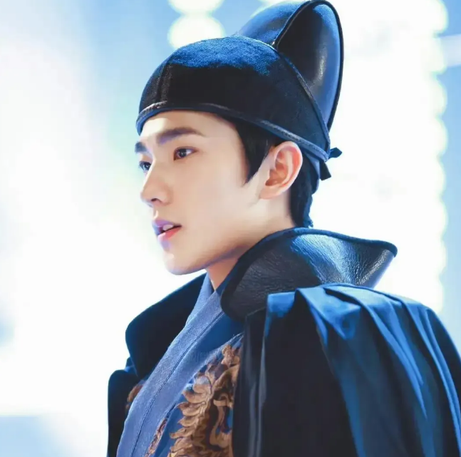 穿飞鱼服我只服这11位男星！穿上后个个化身为万人迷，霸气侧漏