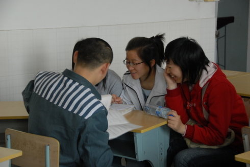 7年前，反杀校园霸凌者的十五岁少年陈泗翰，出狱后梦想成为律师