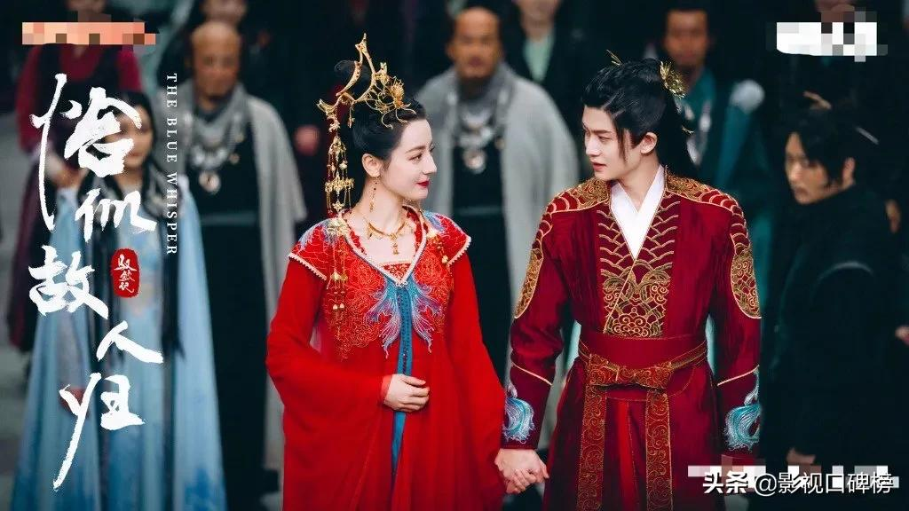 同是新疆美人,把迪丽热巴和古力娜扎放到一起对比,差别就出来了