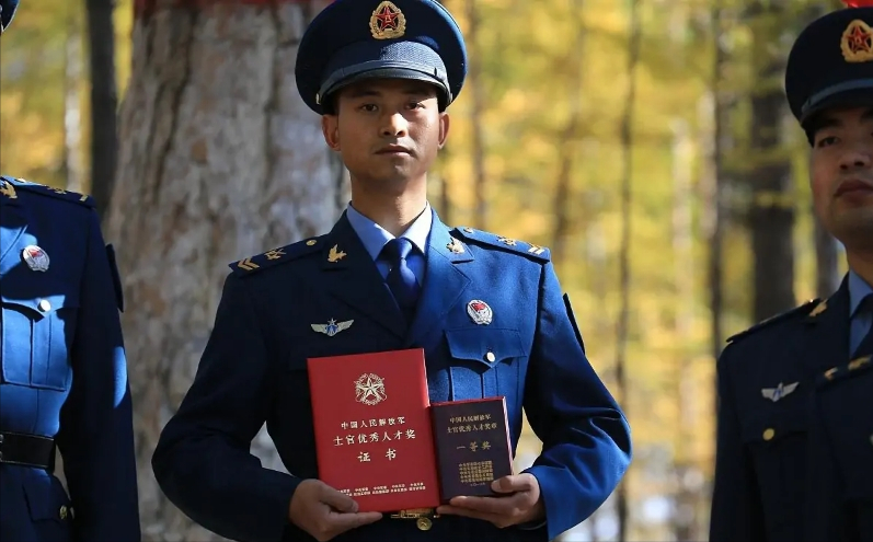 2022年春季当兵，考不上军校怎么办？走这条路或许能“弥补”遗憾