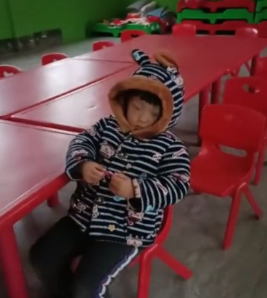 天气越来越冷，幼儿园学生集体“玩失踪”，请假理由逗笑网友