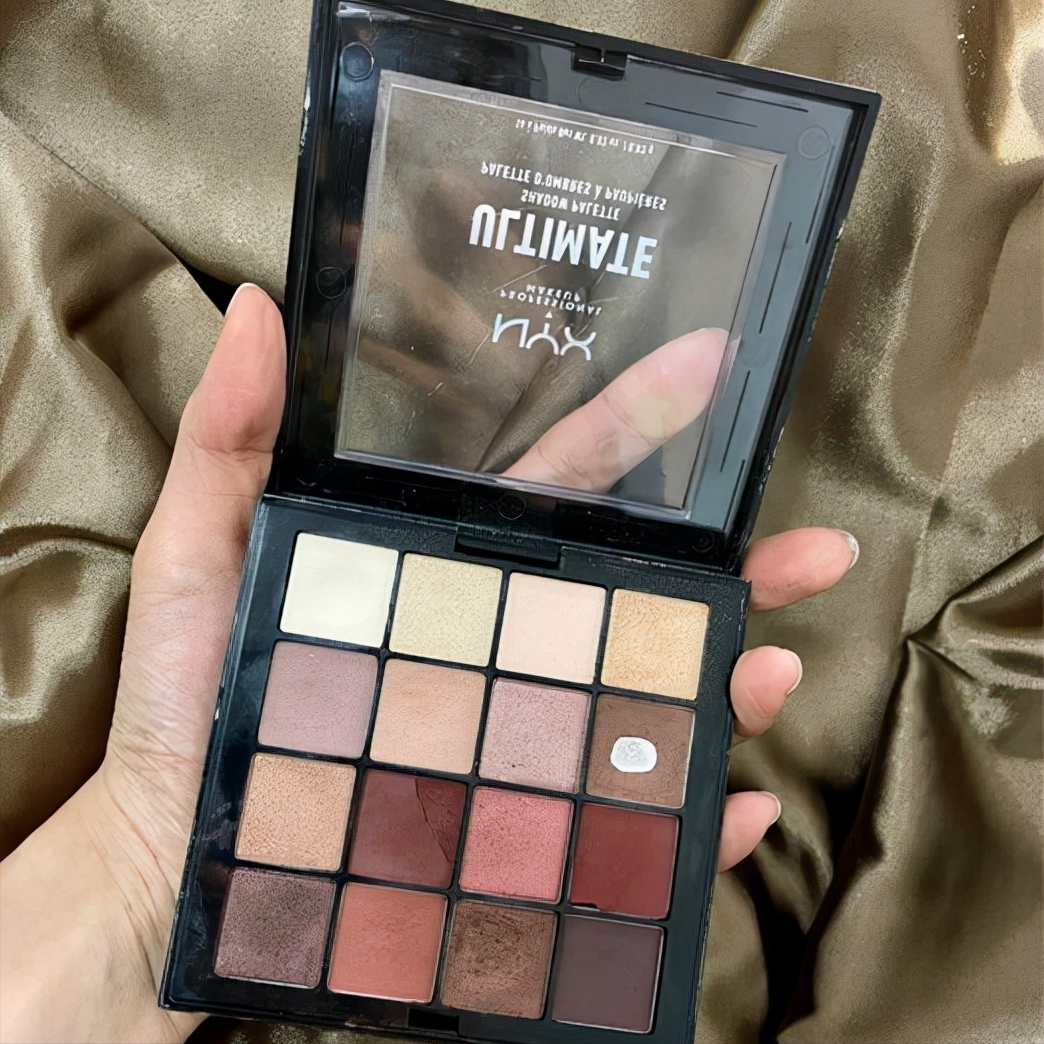 有哪些适合大学生新手的平价好用眼影盘？