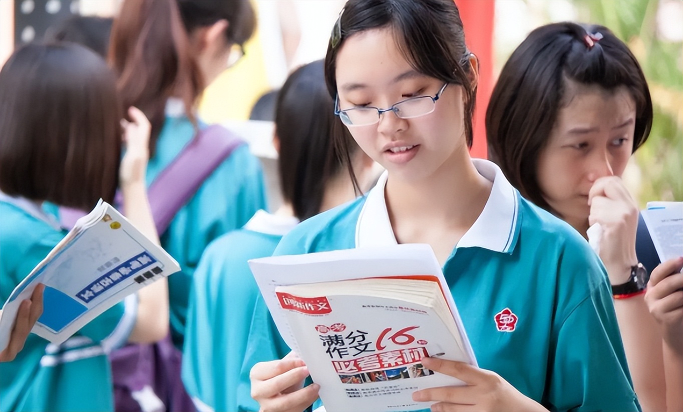 高考明明过了本科线，为啥还有20%的学生上专科？原因现实又无奈