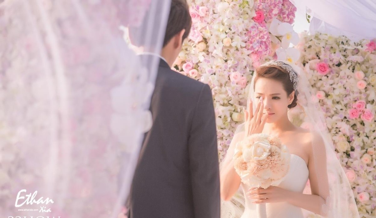 "过气主编"苏芒:发伊能静丑照毁其婚礼,晚会合影命令张韶涵