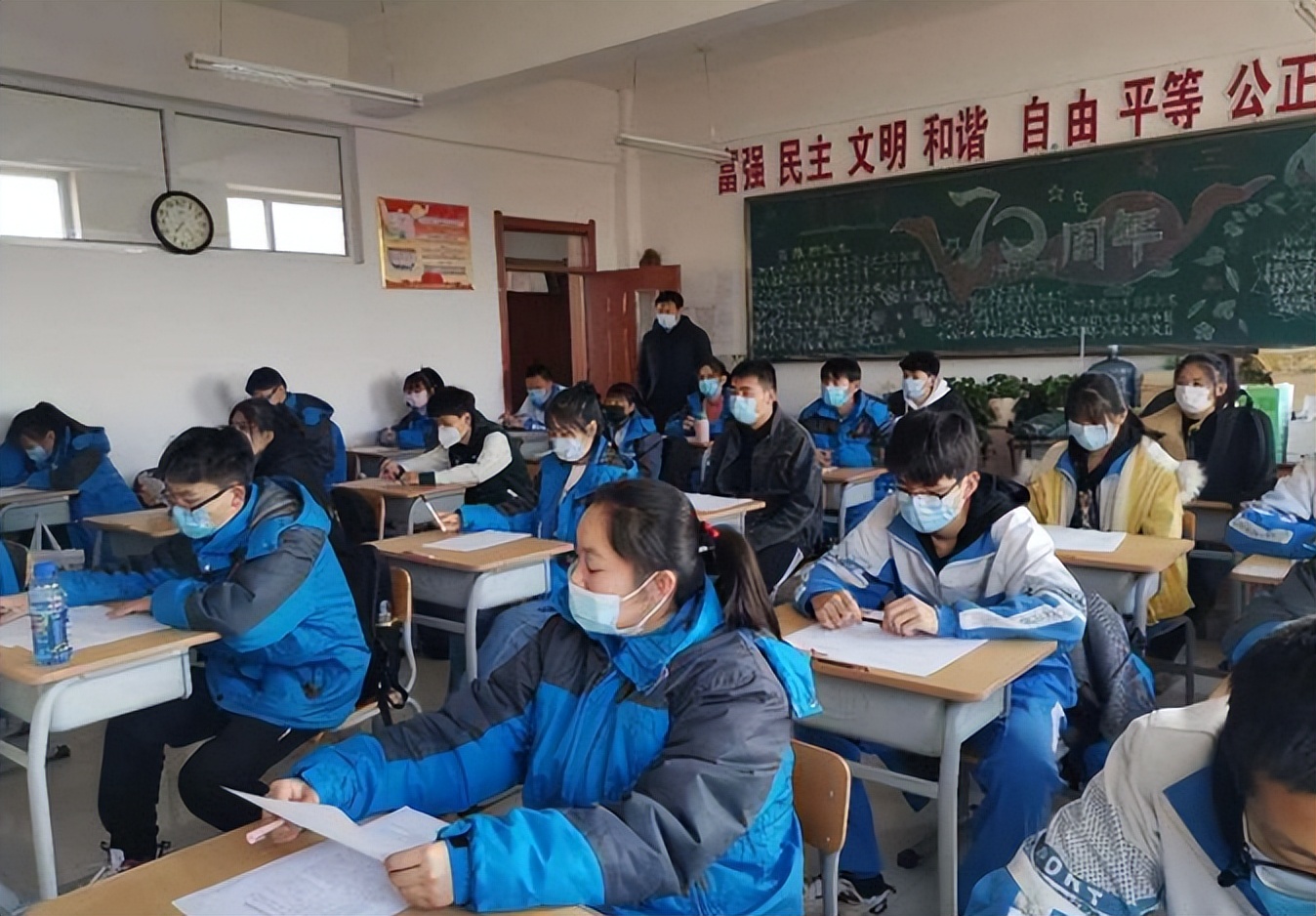 高考成绩400到500分的学生有福了，可优先选这类专业，就业前景好