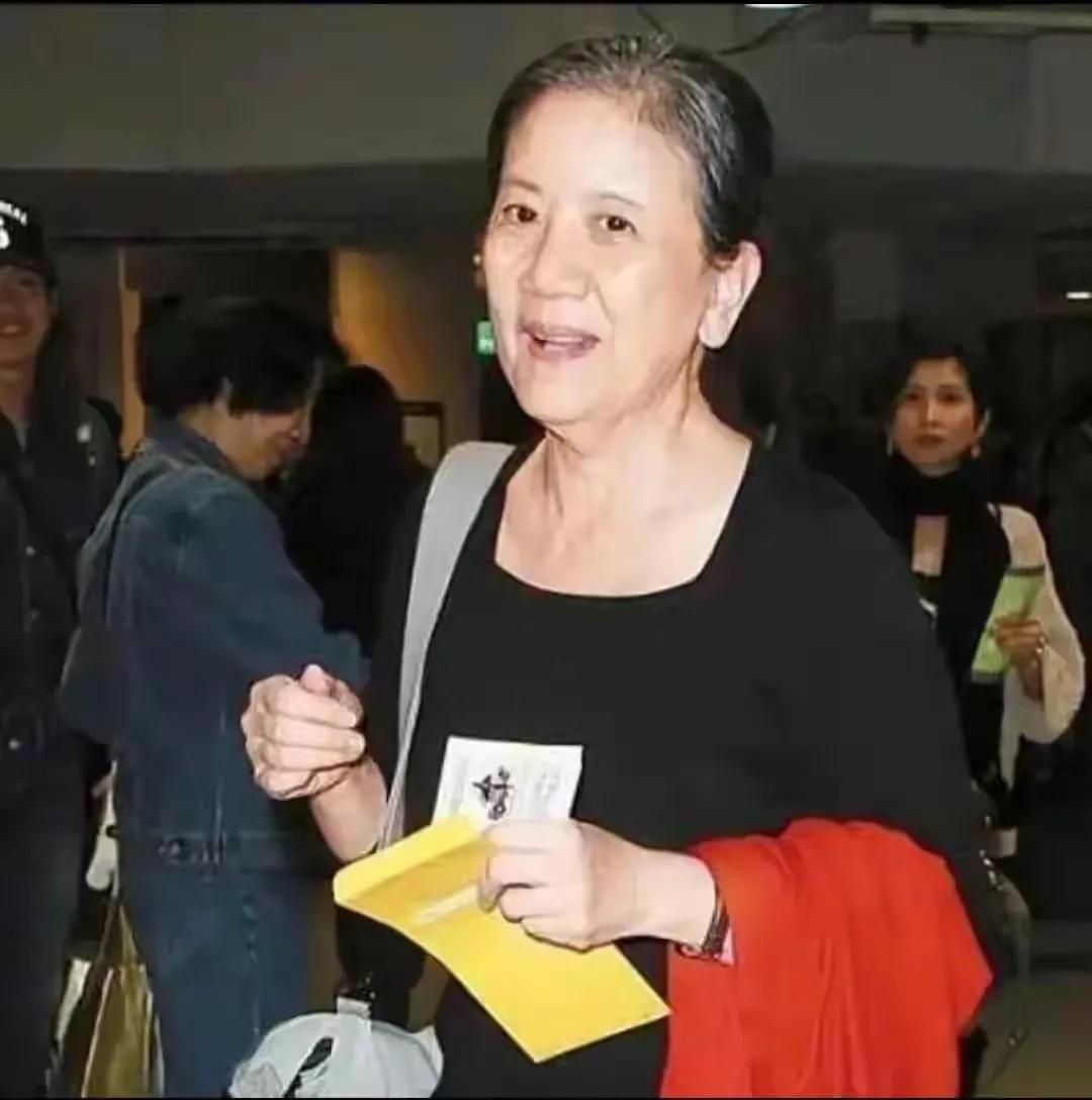 王力宏父亲发文指责李靓蕾撒谎：她已分得上亿台币，我儿不是败类