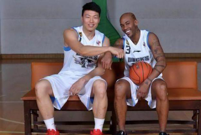 cba李根是哪个大学的(李根：首位青岛全明星MVP，和马布里称最强组合，2球队3奖杯)