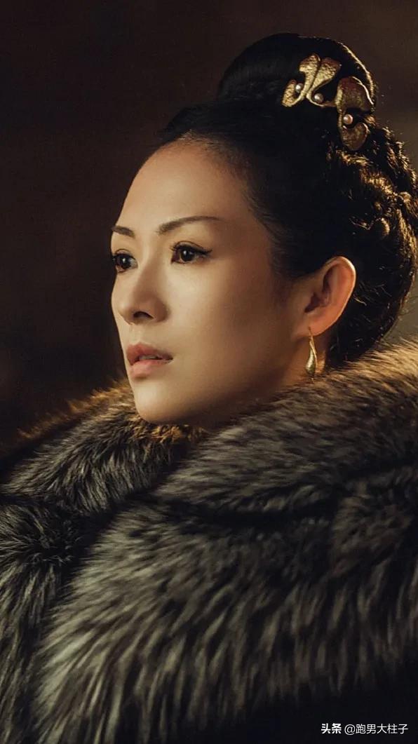 强行扮嫩，妈味十足，求求这几位明星别再演超龄少女了