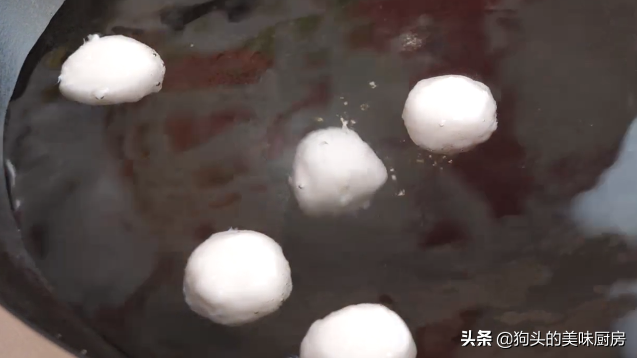 大厨分享秘制鱼丸，Q弹爽口，学会不用出去买，年夜饭就吃它了