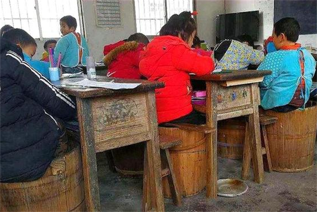 贵州神童13岁考上985，茅台承诺资助4年费用，为何仅1年就停了？