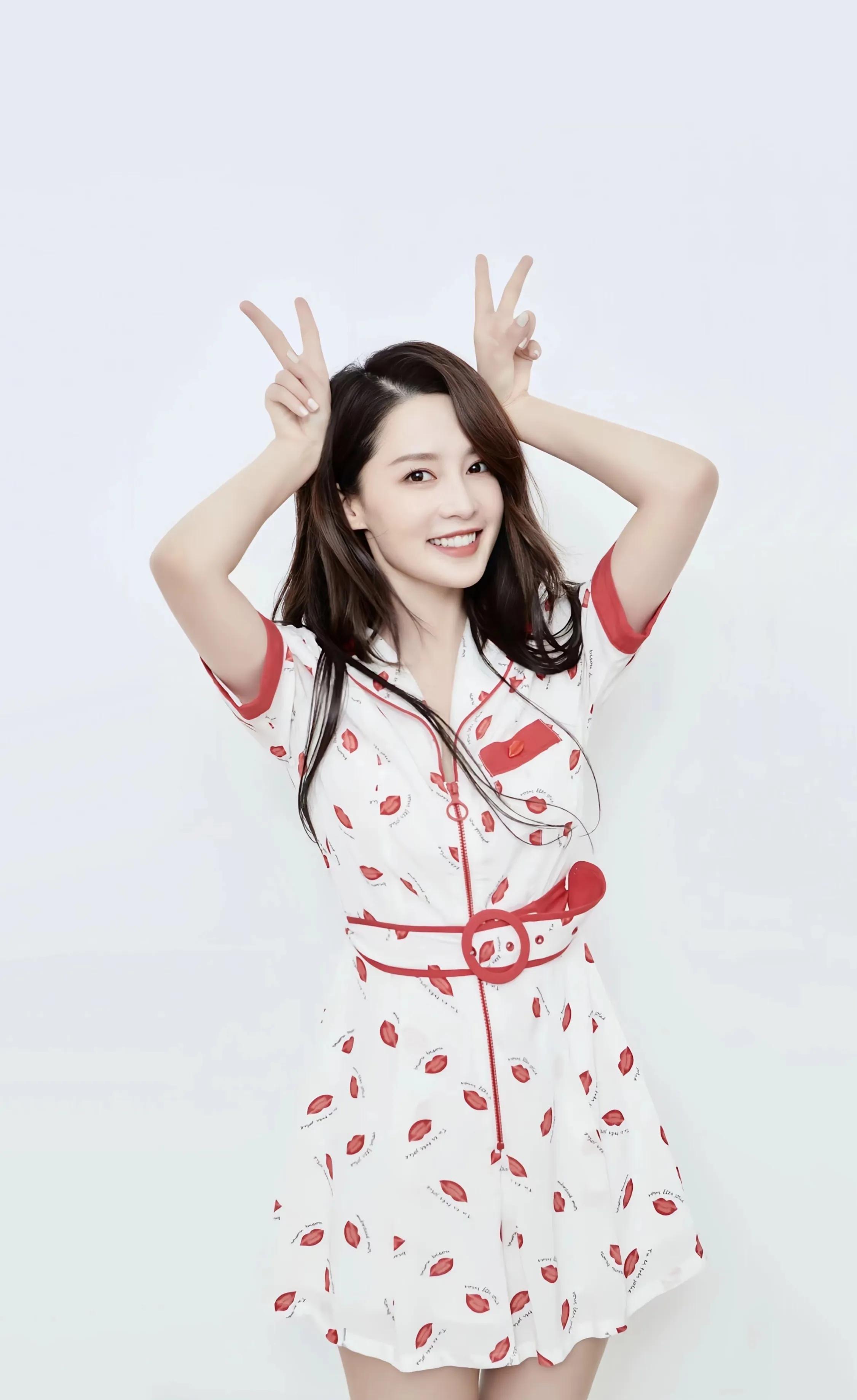 李沁原图画质增强版美图分享