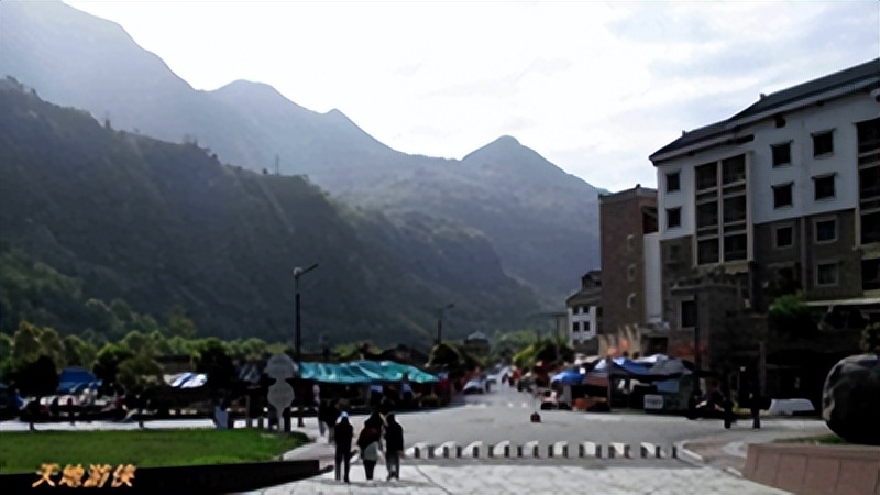 川西北行三：晨凭吊地震遗址双流览黄龙溪（图文）