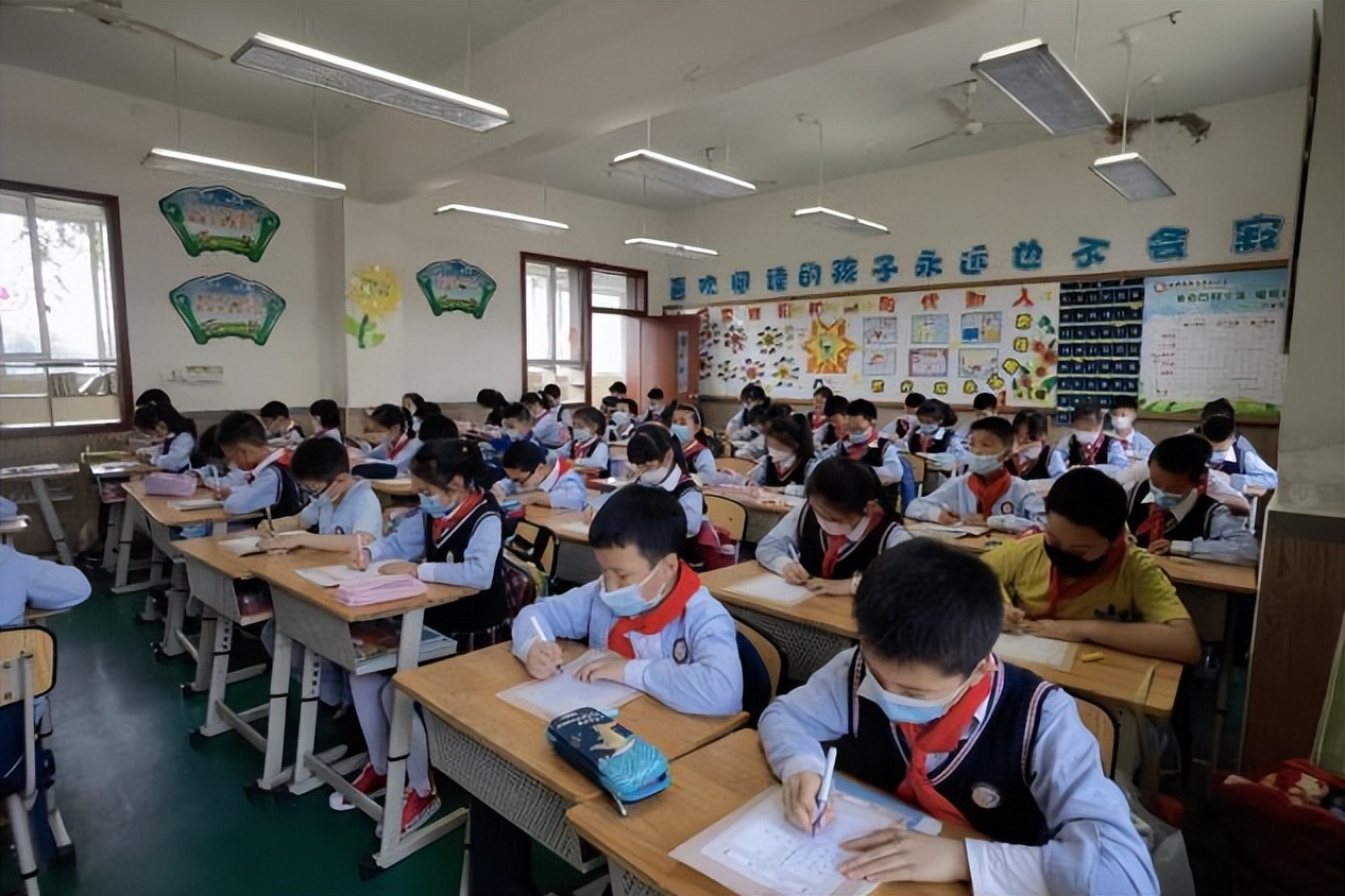 中和小学举行2022年春季学期语文素养系列活动之“硬笔书法比赛