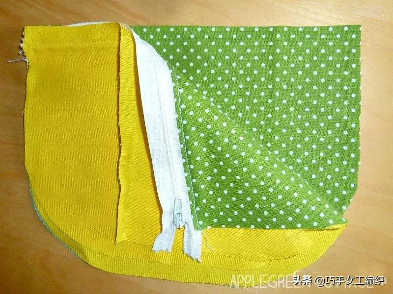两块圆布相叠就做了个多格收纳袋，几种简单的做法，动动手就能拥