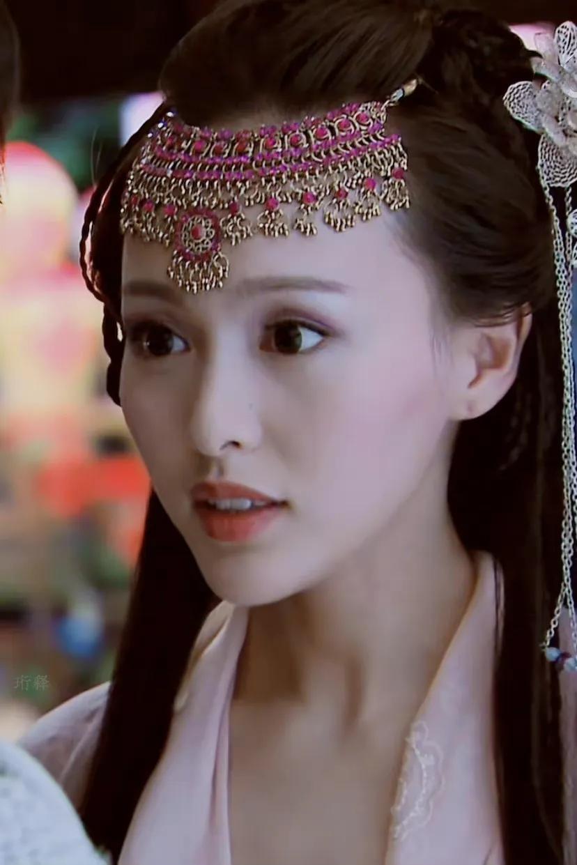 仙剑三的紫萱真的是水灵灵的仙子一枚!唐嫣,喜欢直接拿图