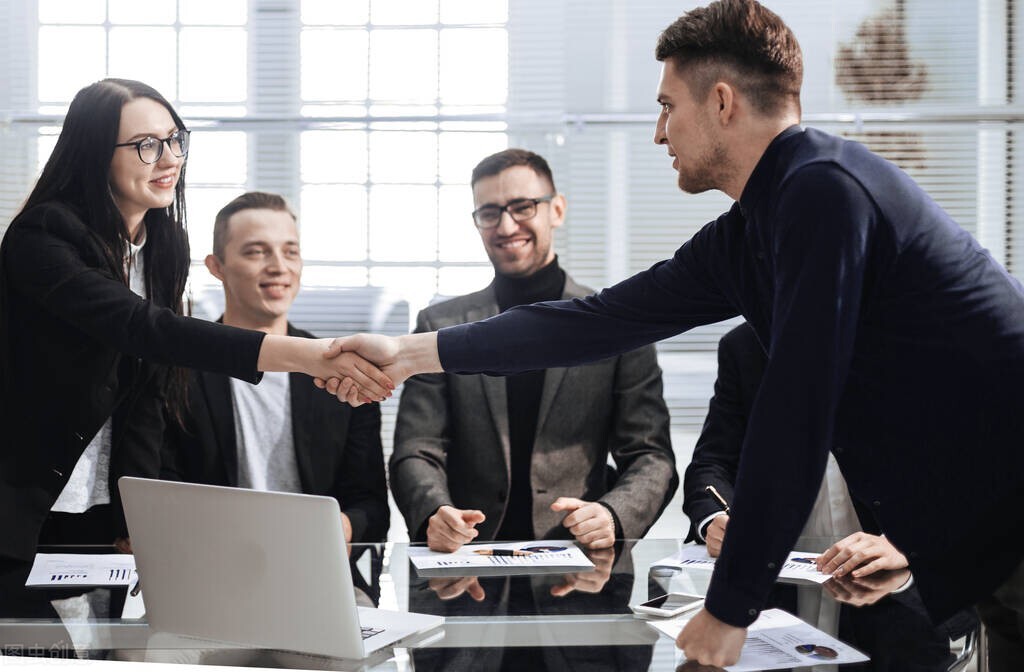 2022年打官司，如何找律师不踩坑