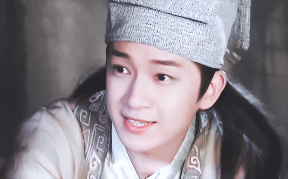 同样是演白面书生，把张国荣、任泉和佟梦实放在一起差距就出来了