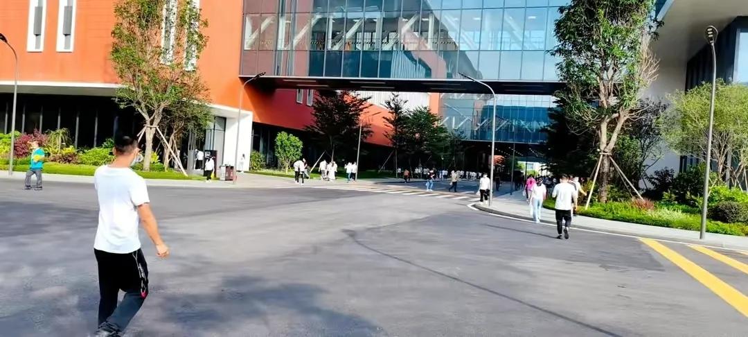在华为两年的普工经历感受，华为的成功不是谁想学就能学得来的