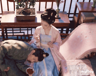 互联网美女真的太多了！杨幂身材大杀四方，赵今麦长大了这么美？