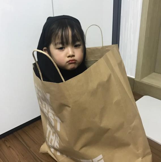 被父母当摇钱树!退圈读书,早早秃顶?表情包萌娃现状如何