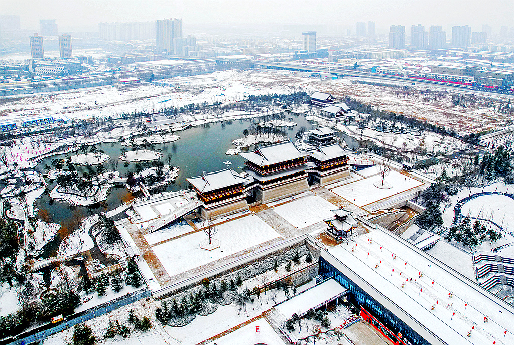 雪游九洲池