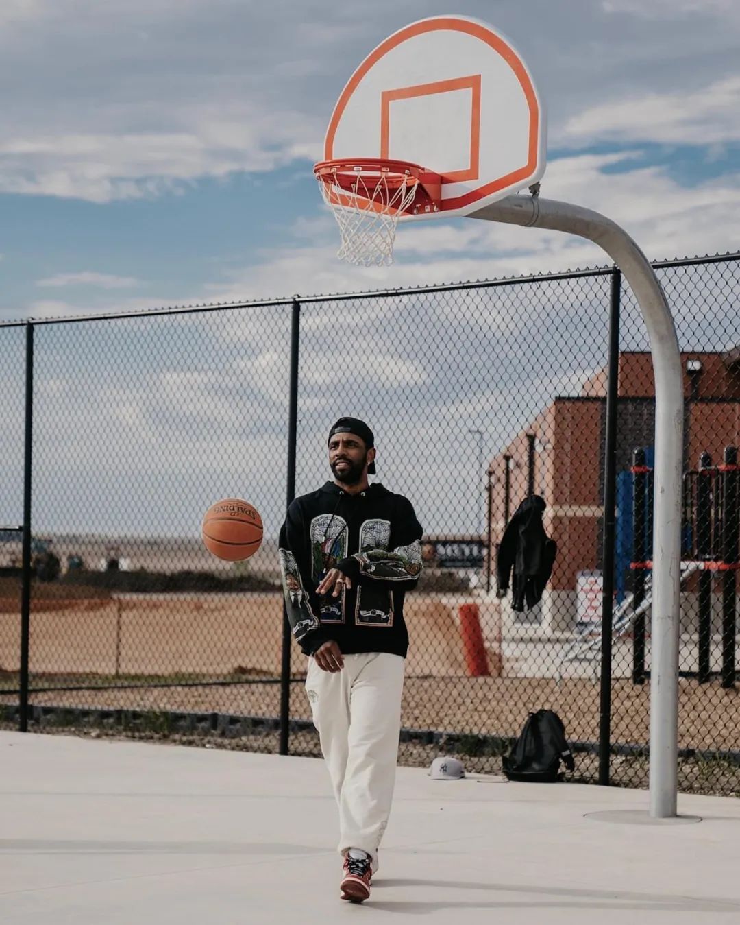 nba为什么不能招募球员(公开招募杜兰特！引发众多球迷质疑！利拉德删除合照)