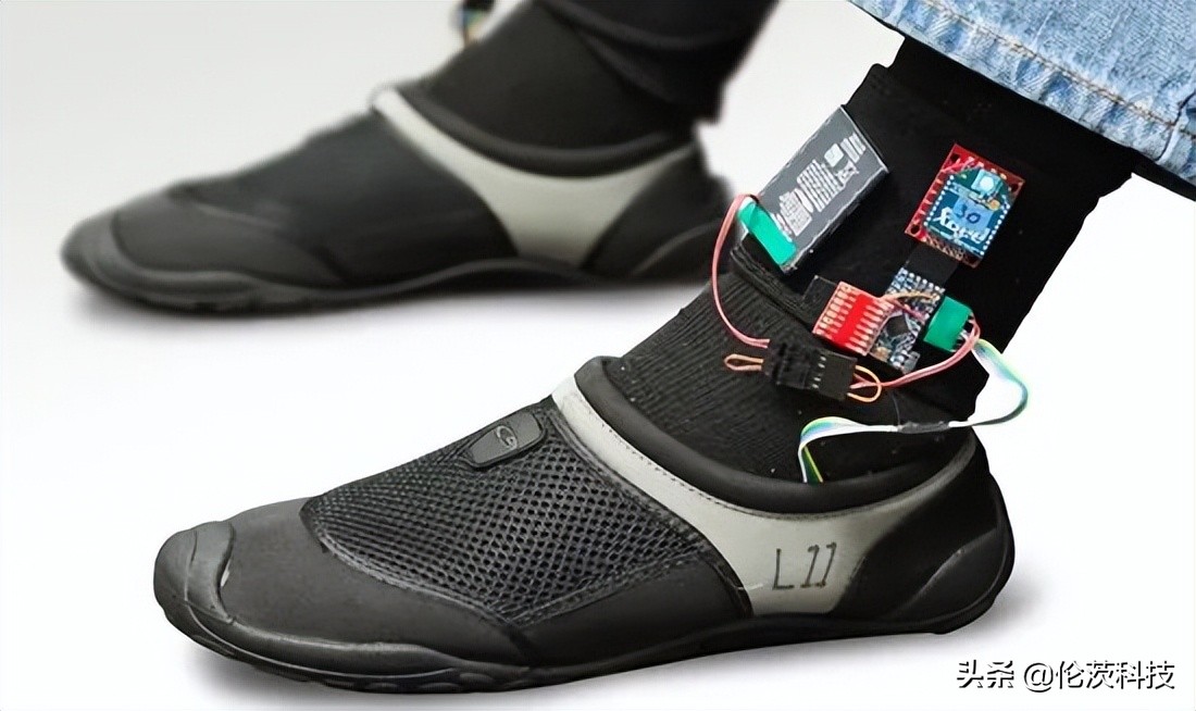 蓝牙技术｜知名运动品牌专利纠纷，来看看伦茨科技智能鞋垫方案