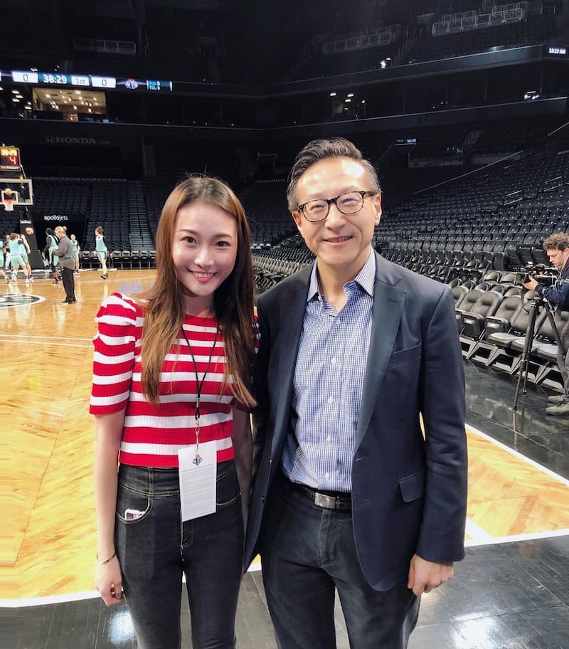 腾讯nba女记者有哪些(NBA场边美女记者电眼魅力惊人，直接收服球星与球迷们的心)