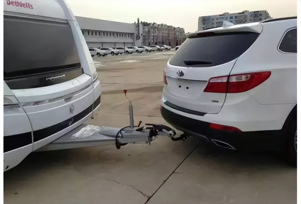 轻型牵引挂车驾驶员培训基本业务条件（试行）》