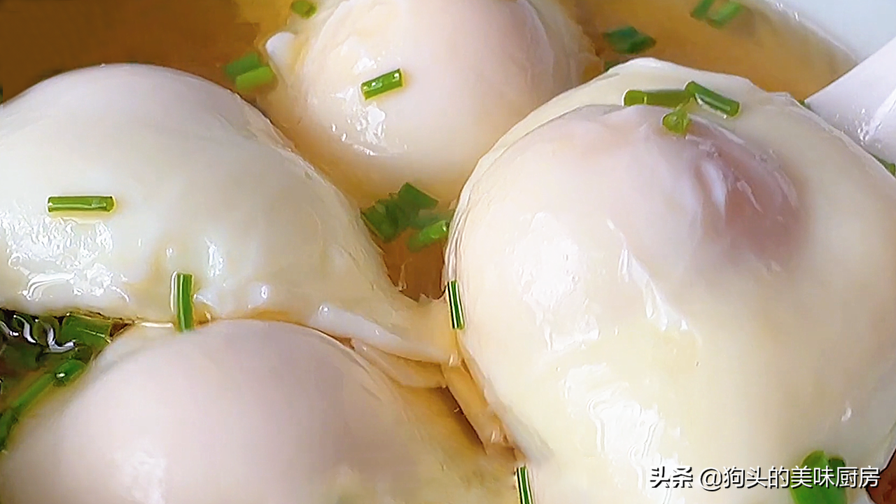 这技术煮荷包蛋太厉害了，不散花无白沫，又圆又光滑，太简单了